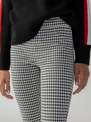 Runway Legging in klassischem Hahnentrittmuster.